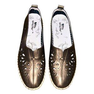 8M Bronze Loafer Mirtha Slip-On EUC Pristine Condition Leather Cut-out Design